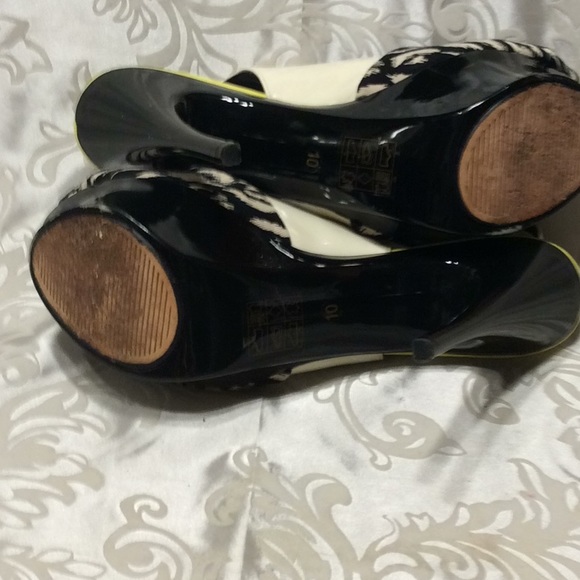 Bebe Multi Color Slingback Heels - Picture 4 of 5